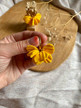 Charger l'image dans la galerie, Hortense jaune tournesol
