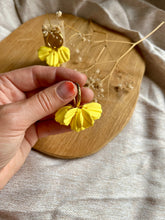 Charger l'image dans la galerie, Hortense jaune clair
